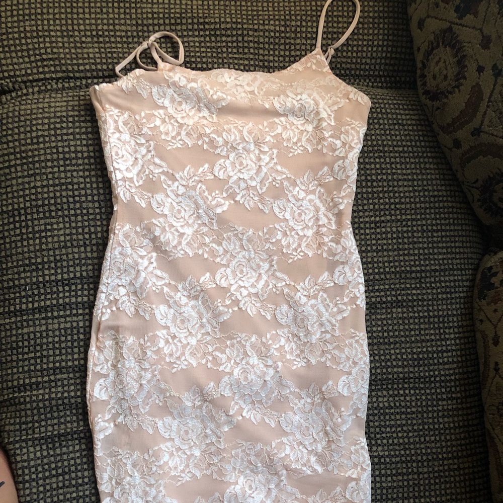 Dress - Picture 7 of 7